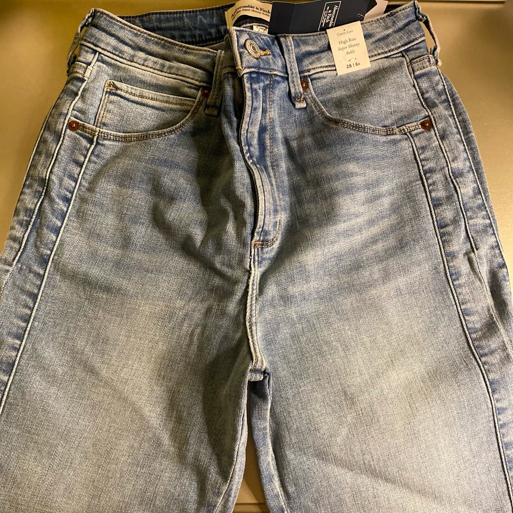 Cropped Denim Jeans